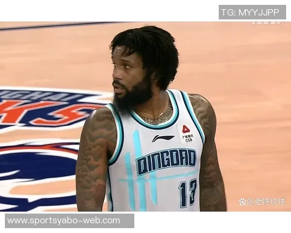 鲍威尔表现低迷半场仅得7分正负值惨淡球队遭遇严防困境